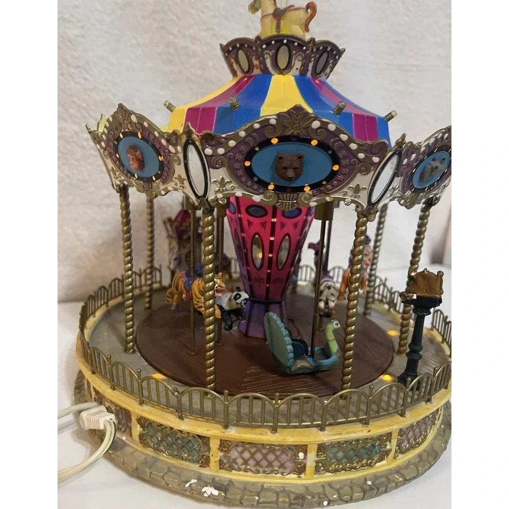 Lemax Carole Towne Animated Belmont Carousel Lighted With Sound.  *See Details*
